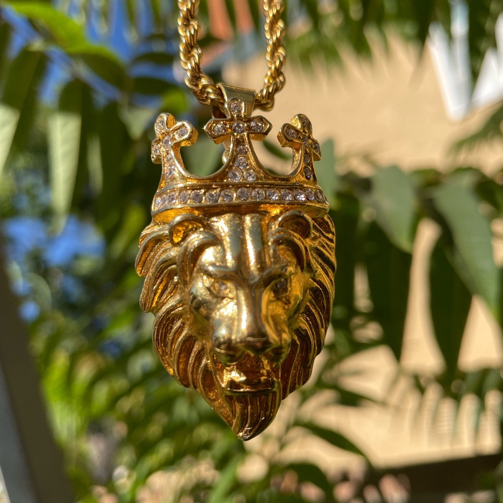 Gold Lion Pendant Necklace
